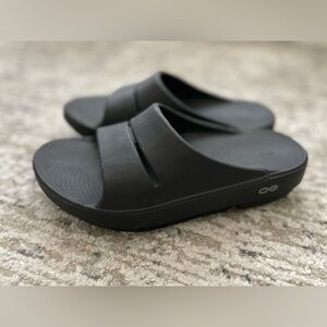OOFOS OOahh Slide Recovery Sandals Size 6 Womens Black Supportive Shoes